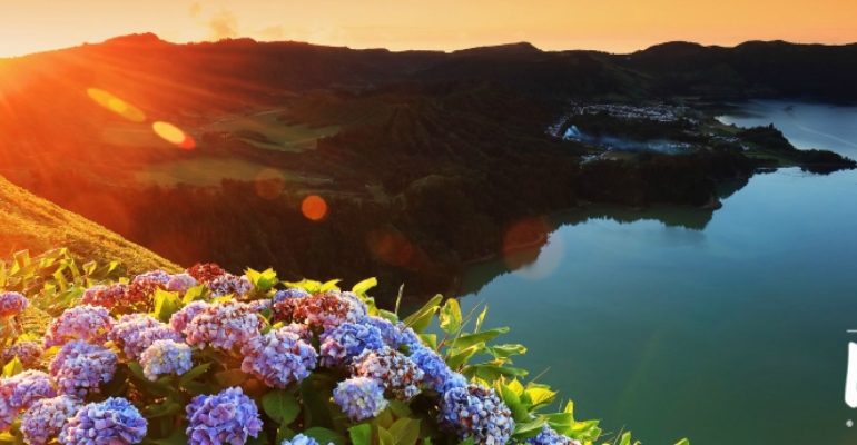 Lagoa das Sete Cidades - 4 reasons to fall in love with the Azorean islands - Into the Wild Azores Tours